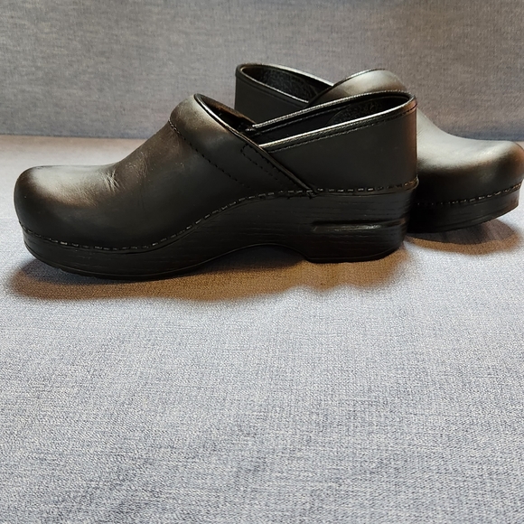 Black Dansko Clogs - Picture 2 of 11